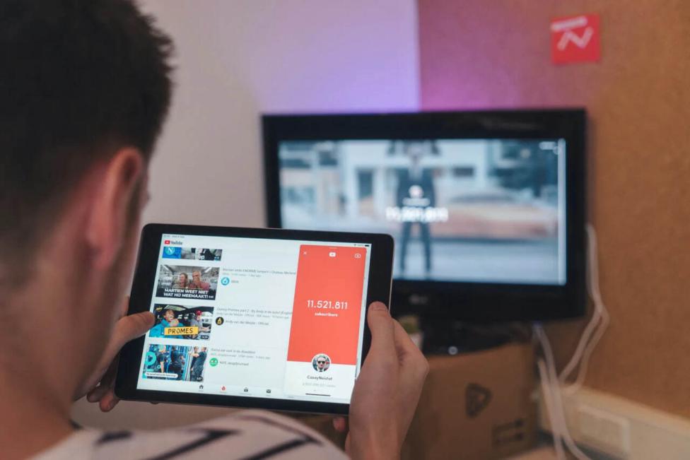 Le cauchemar des téléspectateurs mis en oeuvre : YouTube déploie la pub non-sautable de 30 secondes